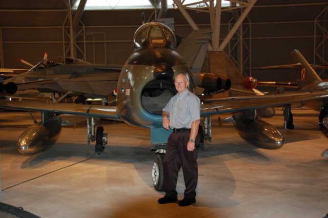 wayneinfrontofsabreatairmuseum.jpg