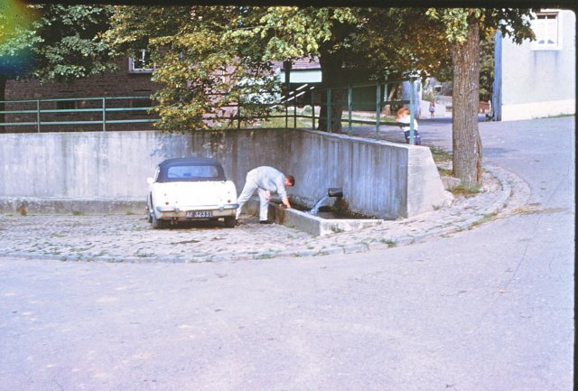 grostienhausenlarryhillcarwecarsat.jpg