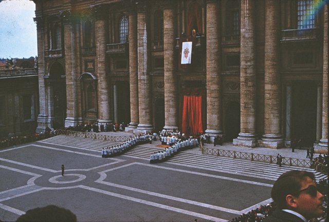 bethtriptoitalymassinstpeterssq.jpg