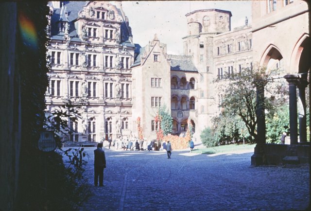 heidlebergcastlecourtyard.jpg